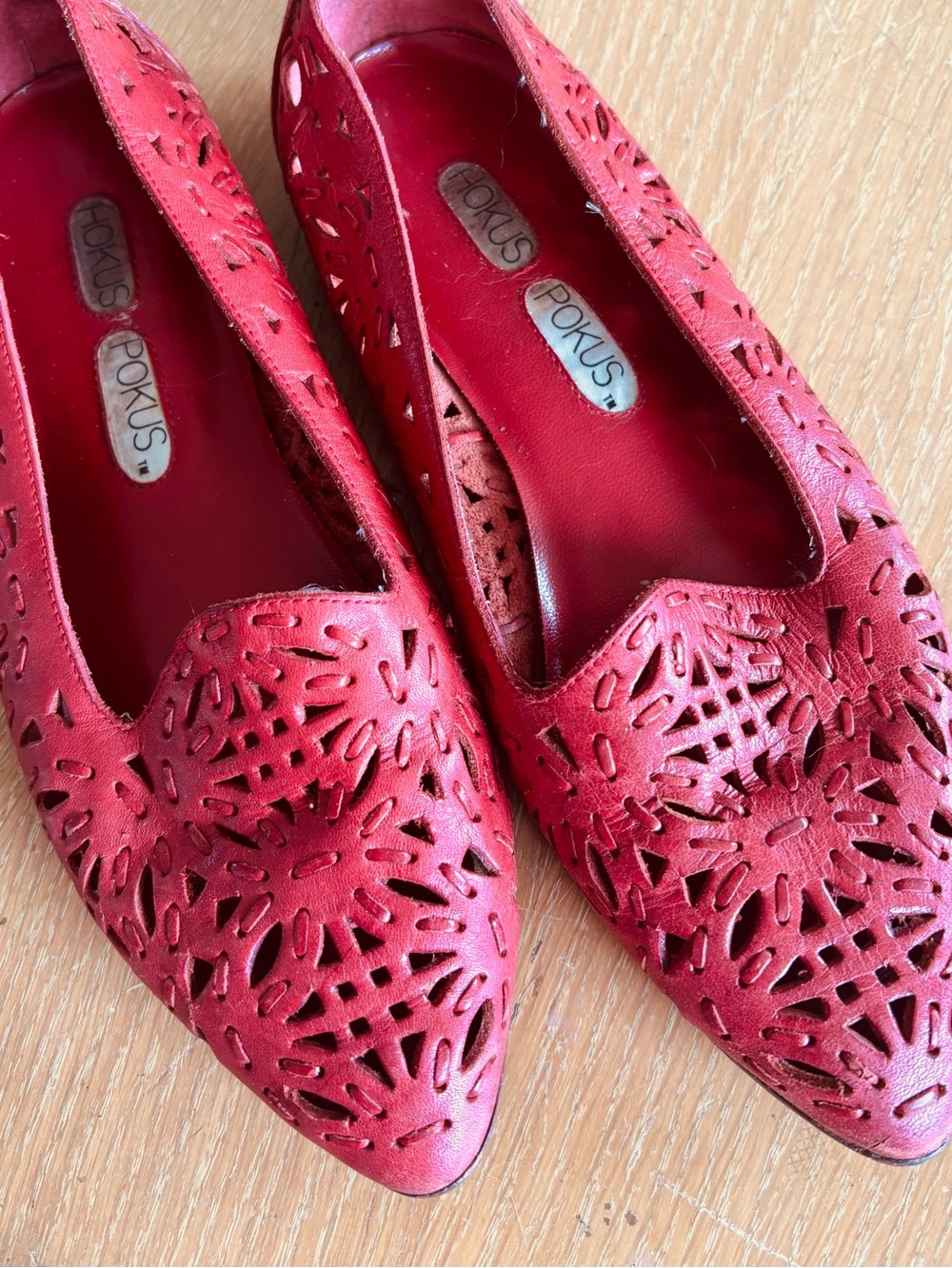 Vintage Red leather cut out Pointed-Toe Flats